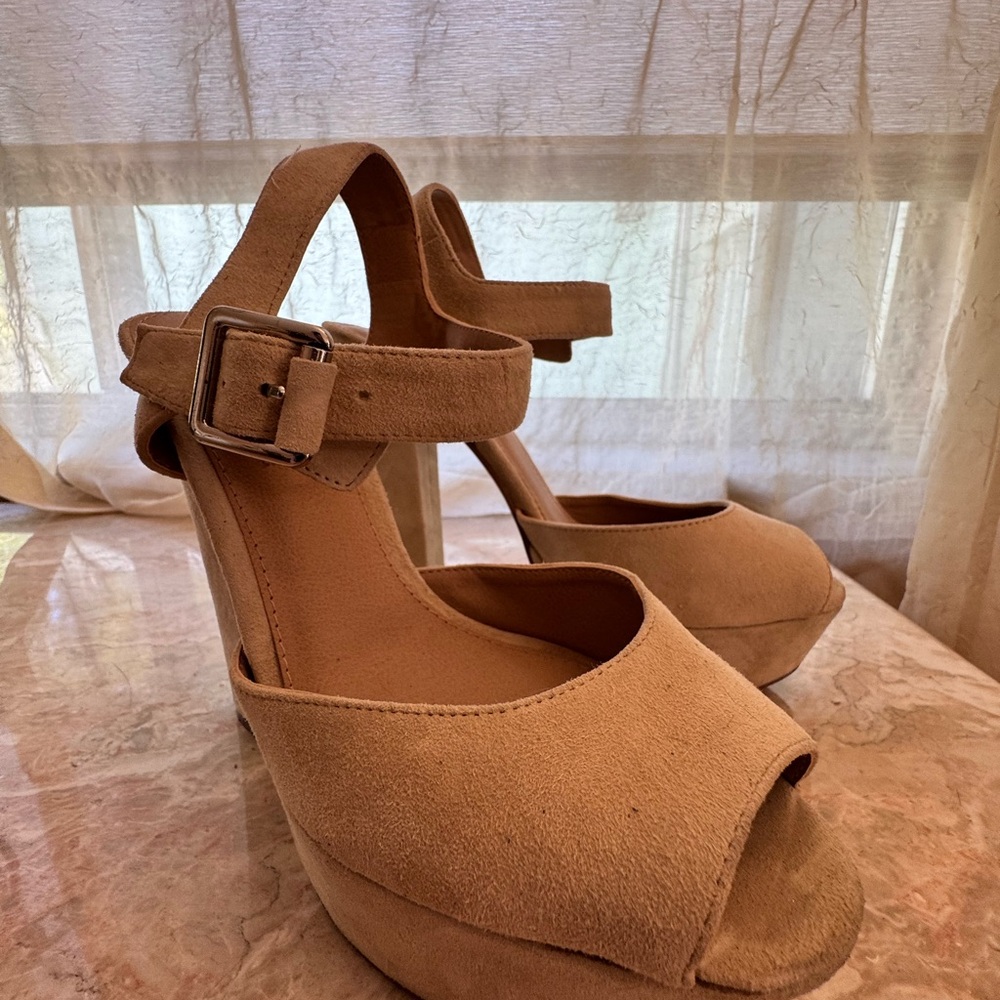 Steve Madden Tan Suede Platform Heels
